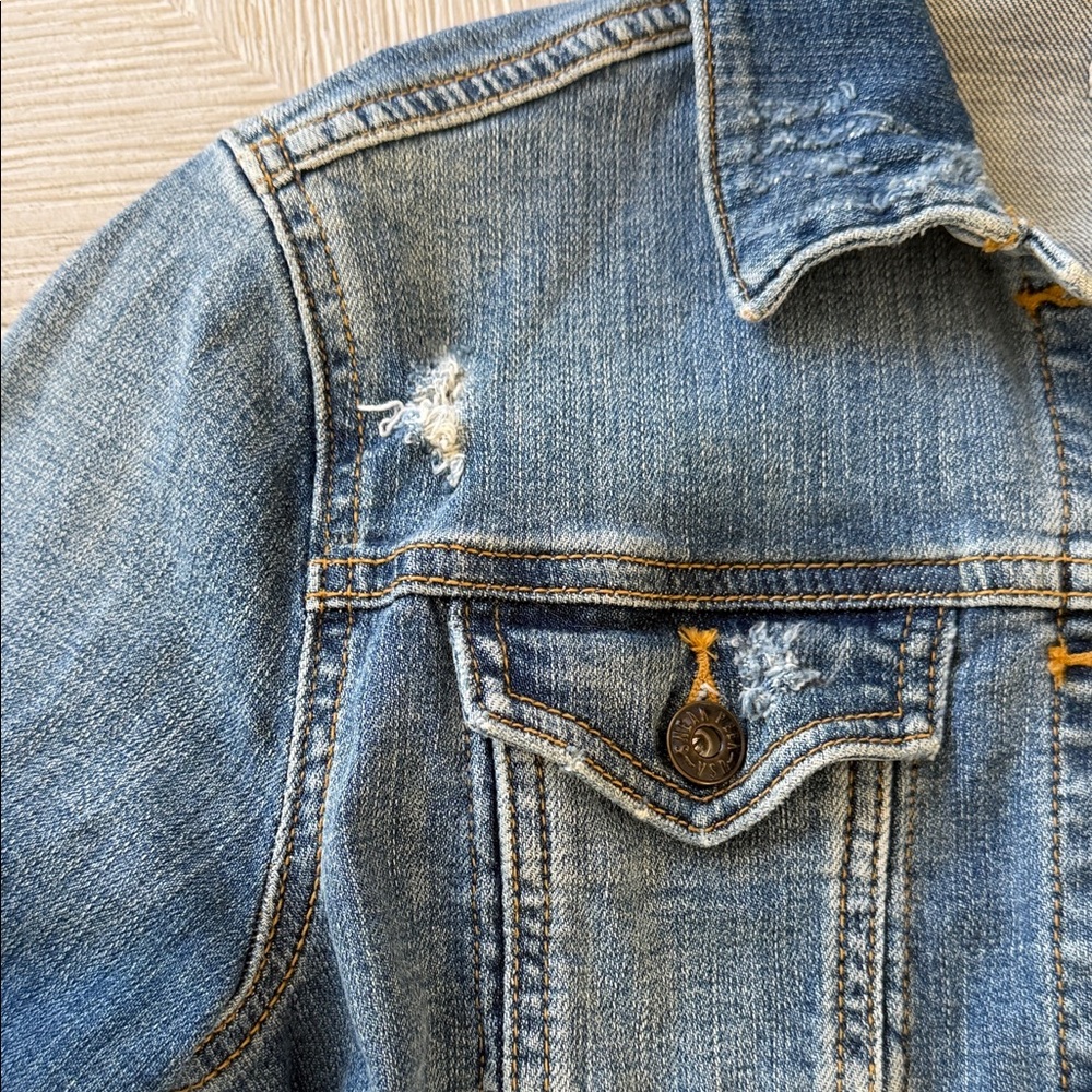 Women’s Small Distressed Blue Denim Jean Jacket Classic Trucker Style - Picture 13 of 16